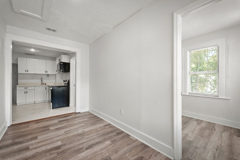 Building Photo - 3524 Boulevard
