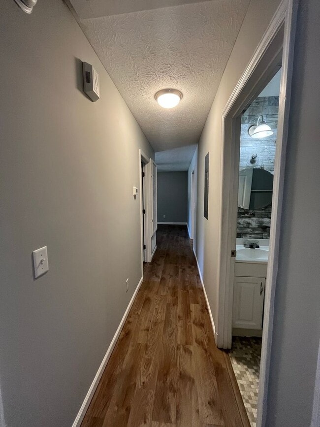 Building Photo - Beautiful Home Located Off Of Whitesville ...
