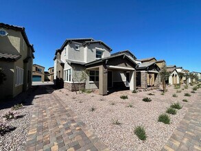 Building Photo - 3 BED 2.5 BATH 2 CAR GARAGE TOWNHOME FOR RENT IN CADENCE MASTER PLANNED COMMUNITY