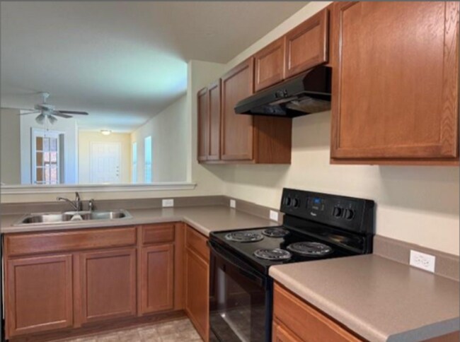 Building Photo - 5717 Levenwood Ln