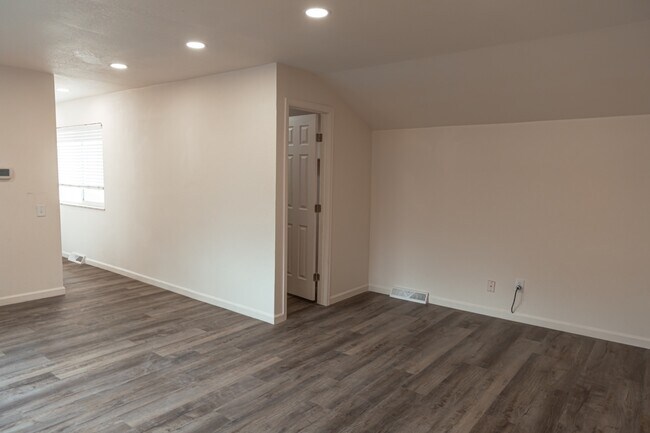 Building Photo - 7355 S Garfield Ct