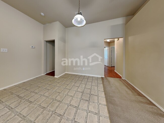 Building Photo - 721 Nancy Dr