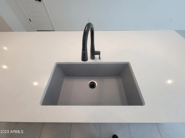 Building Photo - 18012 W Orchid Ct