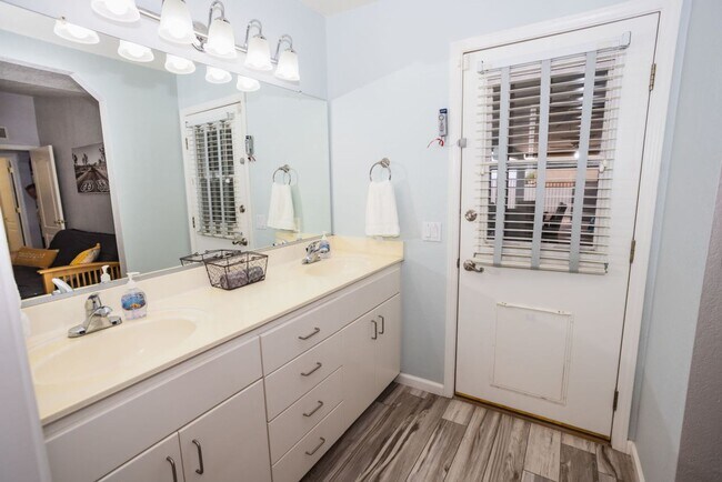 Building Photo - 3 BEDROOM 2 BATH 2 CAR GARAGE POOL HOME W/...