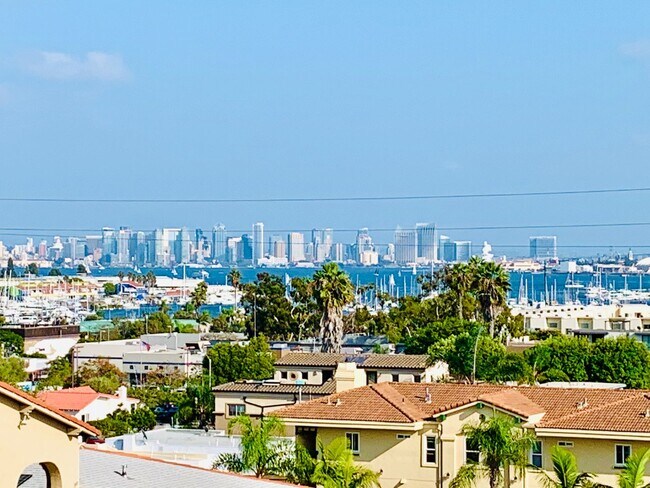 Building Photo - GREAT LOCATION! POINT LOMA 2BD/1.5BA TOWNH...