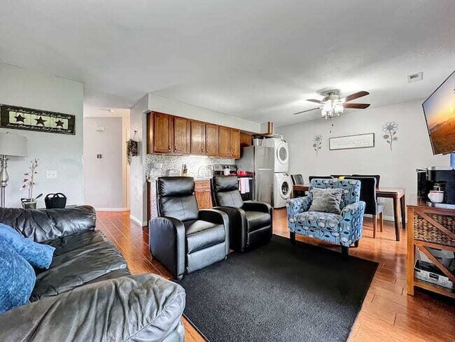 Building Photo - FULLY FURNISHED 2BR Condo