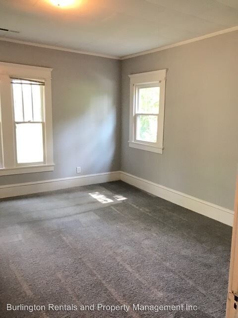 Building Photo - 515 E Davis St