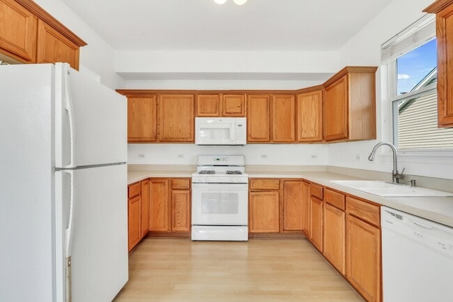 Building Photo - 849 Bell Flower Ln