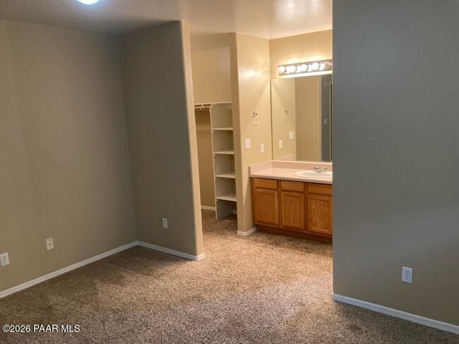 Building Photo - 8424 E Stevens Dr