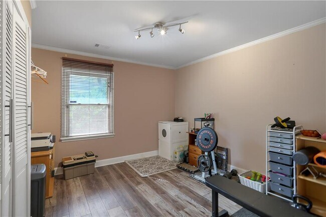 Building Photo - 1984 Mcjenkin Dr NE