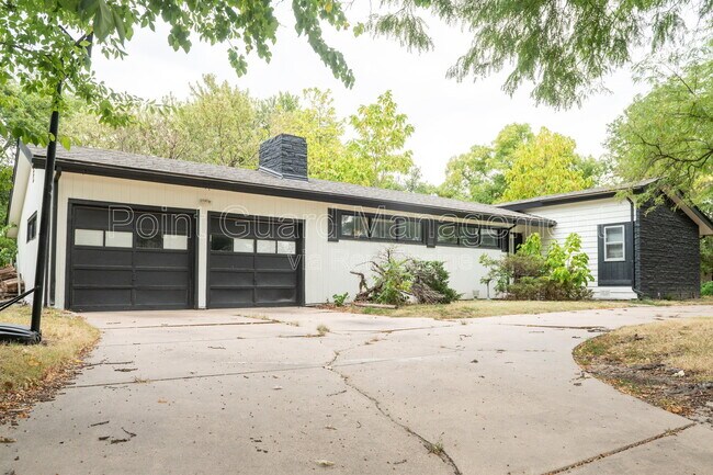 Building Photo - 1716 N Harvard Ave