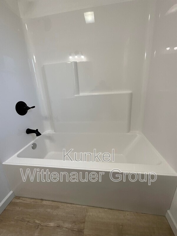 Building Photo - 5 Lakewood Dr