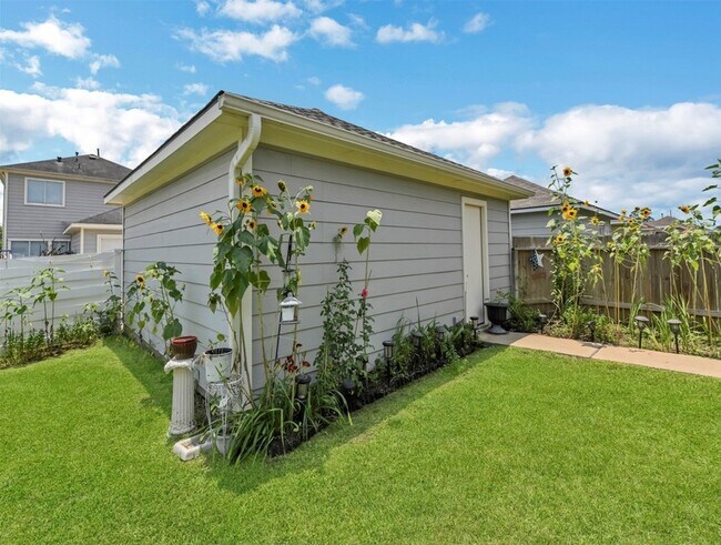 Building Photo - 21879 Mossy Field Ln