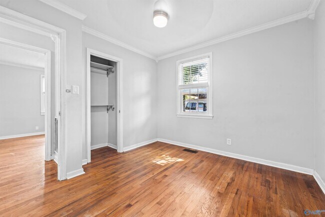 Building Photo - 805 W Arbor Dr NW