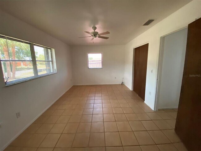 Building Photo - 3072 Seafarer Dr