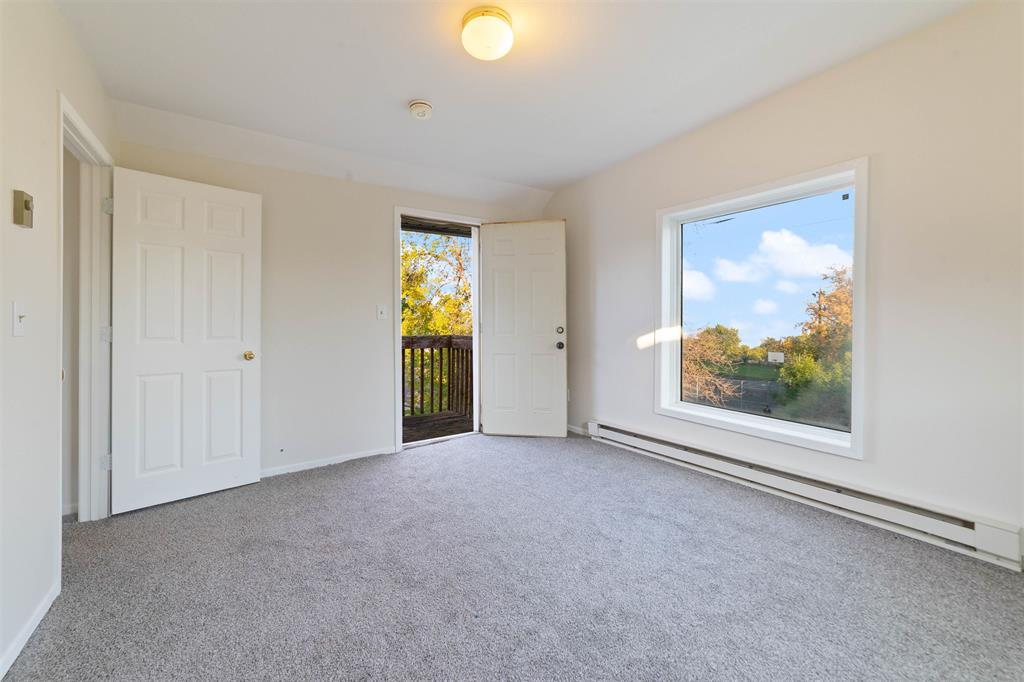 Building Photo - 325 E 8th St