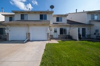 Building Photo - 2246 Flamingo Dr