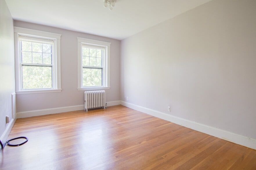 Building Photo - 36 Linnaean St