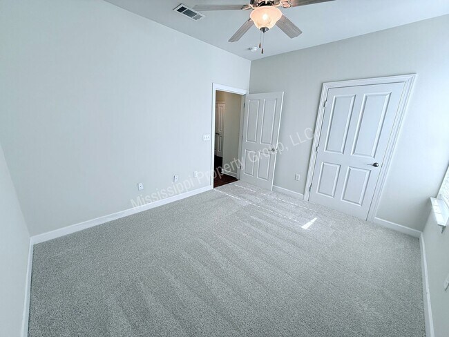 Building Photo - 2BD/2BA FOR RENT