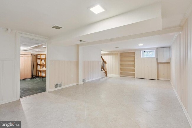 Building Photo - 9311 Adelaide Dr