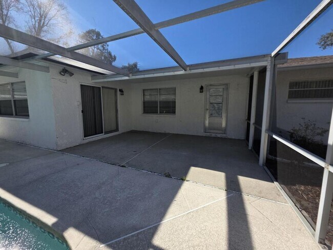 Building Photo - 2052 Deltona Blvd