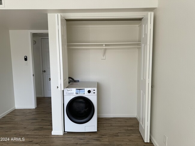 Building Photo - 16819 E Gunsight Dr