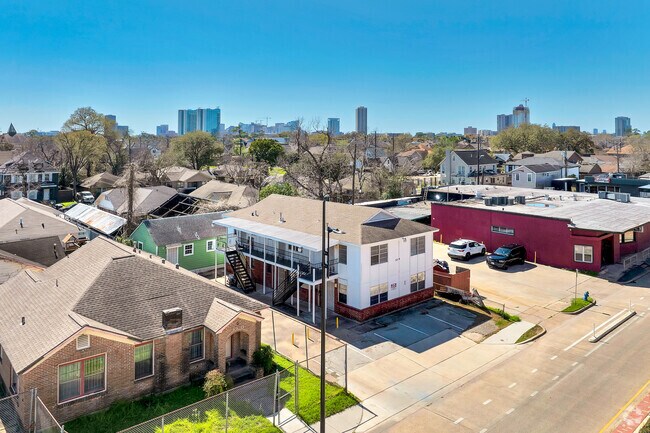 Aerial Photo - 3016 Blodgett St