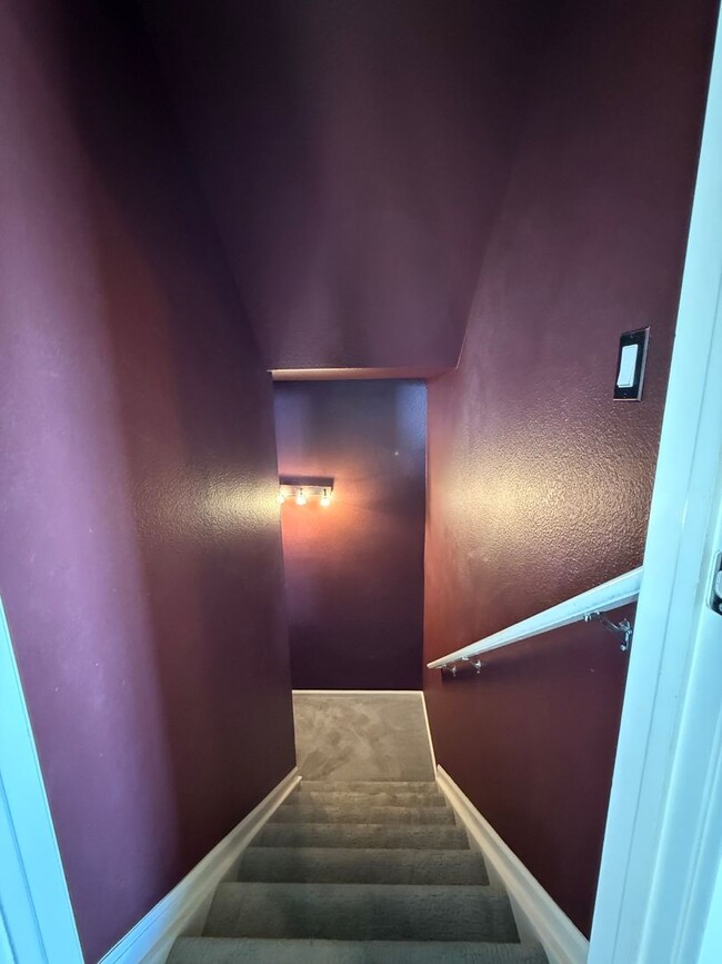 Building Photo - Your Colorado Oasis Awaits! 4 Bed, 3.5 Bat...