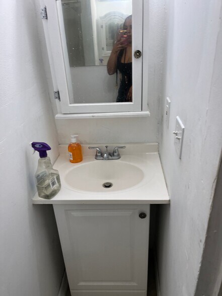 Building Photo - 1045 Ontario St