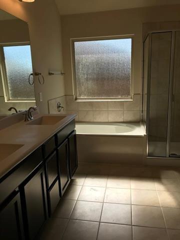 Building Photo - 2105 Washington Park Way