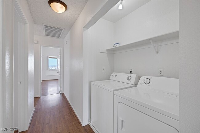 Building Photo - 1701 Duarte Dr