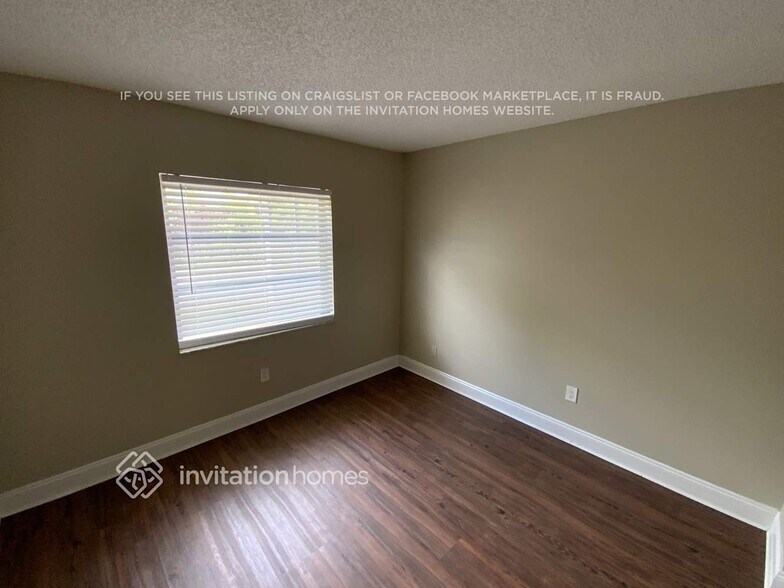 Building Photo - 11143 Mustang St