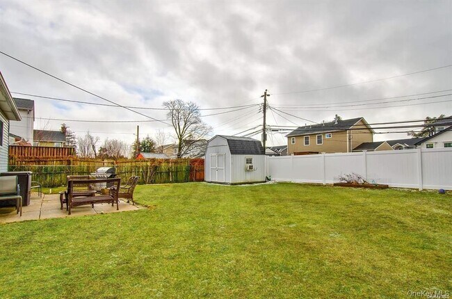 Building Photo - 15 Janet Dr