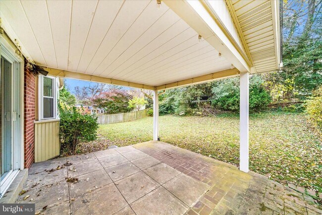 Building Photo - 3906 Montrose Dr