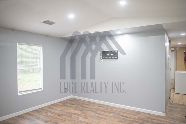 Building Photo - 2684 Bellinger Hill Rd