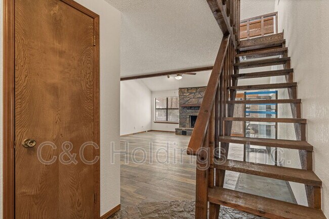 Building Photo - 630 S 276th E Ave