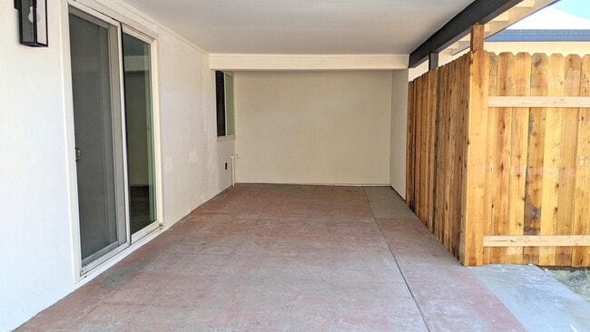 Building Photo - 42405 Iowa St