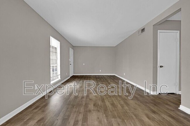 Building Photo - 3221 Avenue S