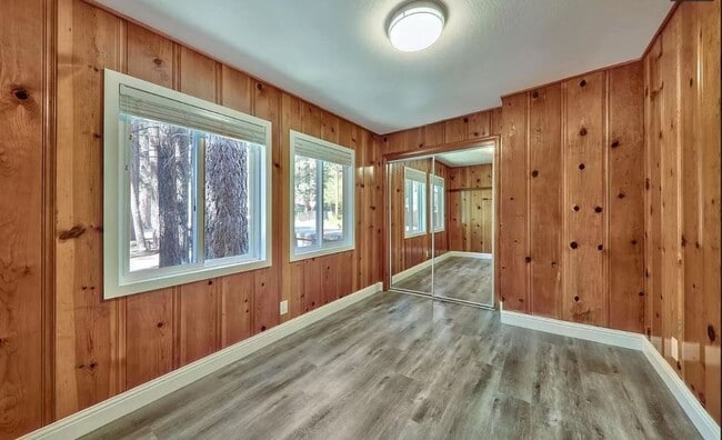 Building Photo - *LONG TERM RENTAL*