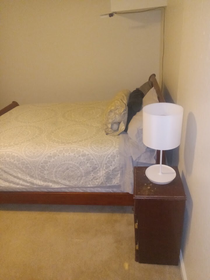 Building Photo - 13415 S Hills Dr