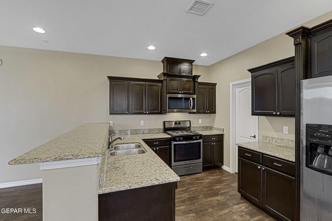 Building Photo - 2436 Eastern Sky St