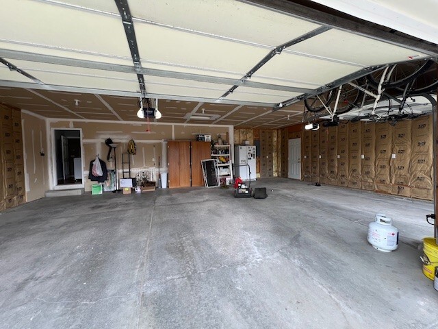 Building Photo - 4717 S Pointe Dr
