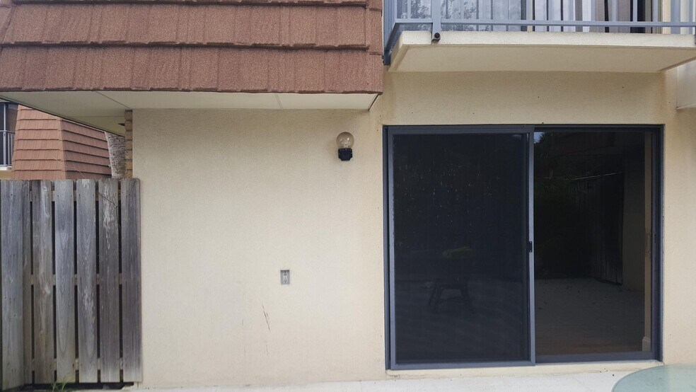 Building Photo - 2920 29th Ct
