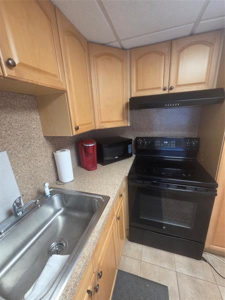 Building Photo - 1920 NE 51st Ct