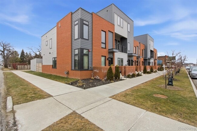 Building Photo - 2744 Harrison St