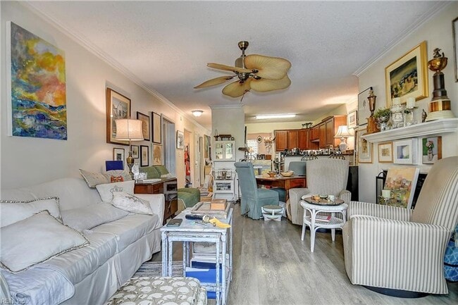 Building Photo - Ghent on the Square