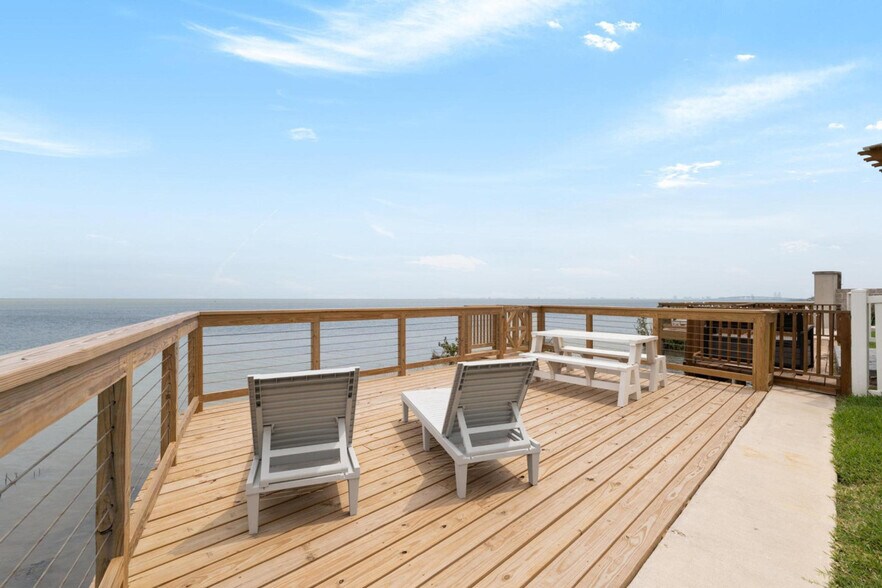 Building Photo - 106 Las Joyas Blvd