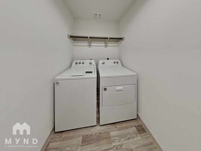 Building Photo - 7815 Cattleman Vly Dr