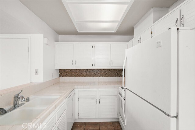 Building Photo - 25712 Le Parc