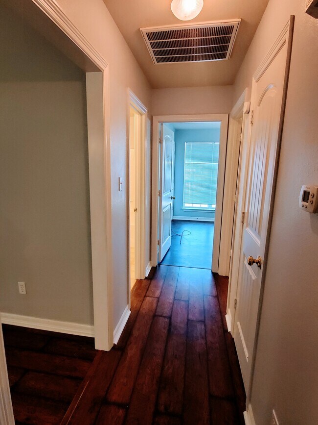 Building Photo - 5866 Palo Pinto Dr